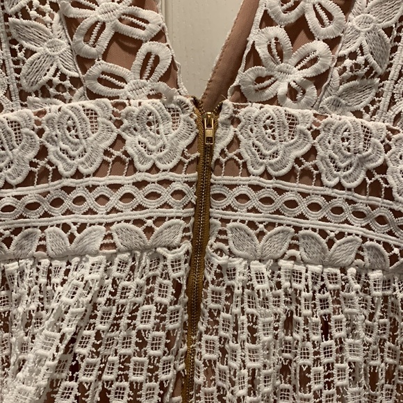 White crochet lace maxi with nude lining - Picture 7 of 9